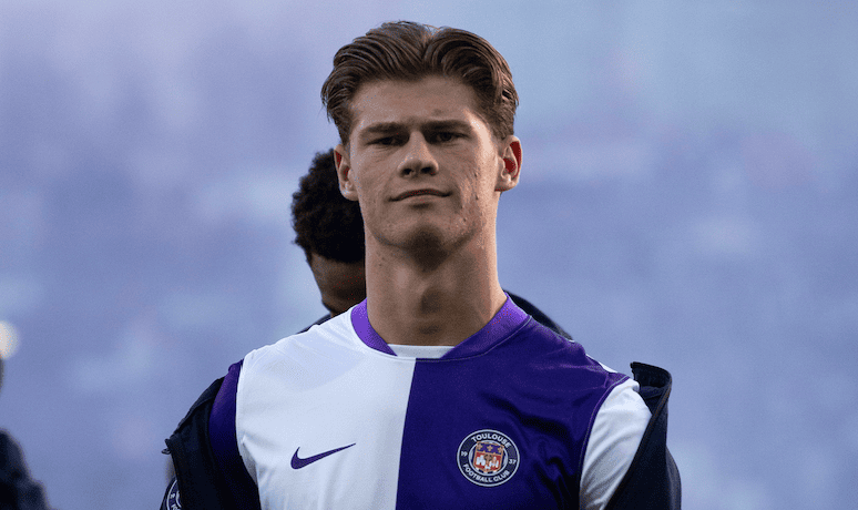 Charlie Cresswell cartonne : 100/100 sur Sorare et dans le 11 type WhoScored