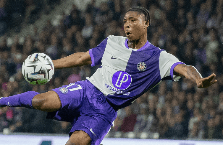 « De multiples fractures » pour Abu Francis, transporté d'urgence à l'hôpital