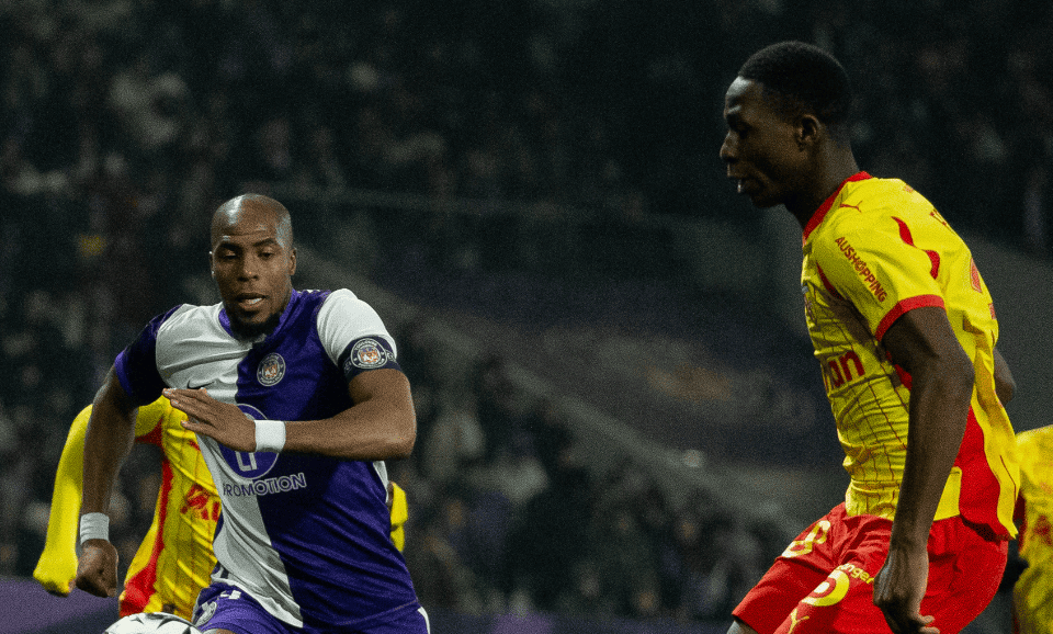 Djibril Sidibé évacué sur civière, Carles Martinez Novell se veut rassurant