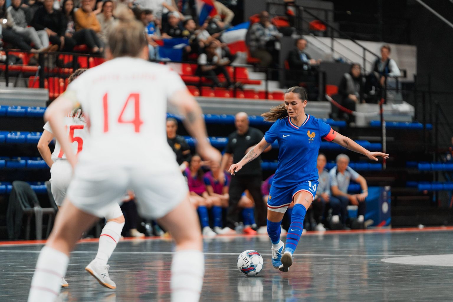 L'équipe de France féminine de futsal brille avec une Violette