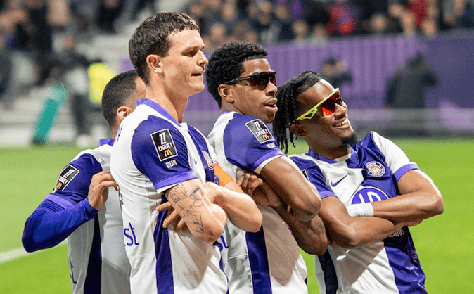 Coup dur pour le TFC : Emersonn et Nicolaisen touchés - LesViolets.Com