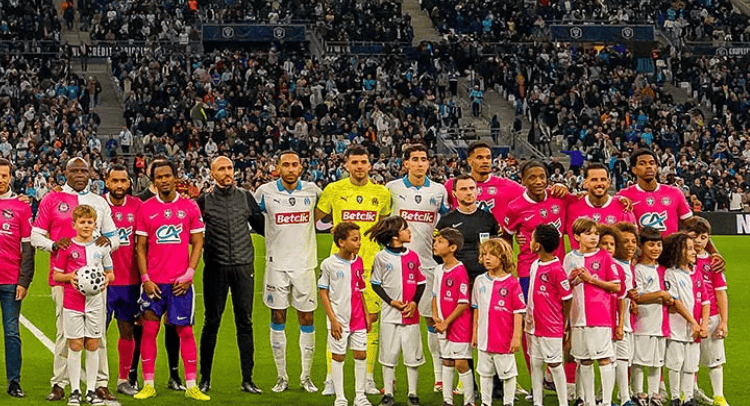 Cresswell surveillé, nuit à l’hôtel, alarme incendie... Les coulisses de la soirée du TFC à Marseille