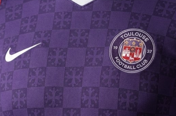 Un designer imagine 3 maillots du TFC... et le résultat est séduisant
