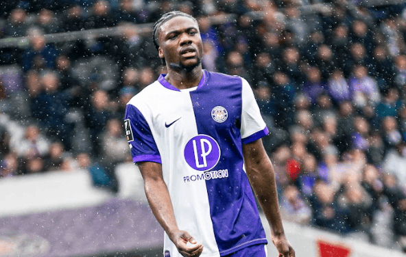 « Petit à petit, ce sera encore mieux », Carles Martinez Novell encense Koumbassa, symbole du futur toulousain