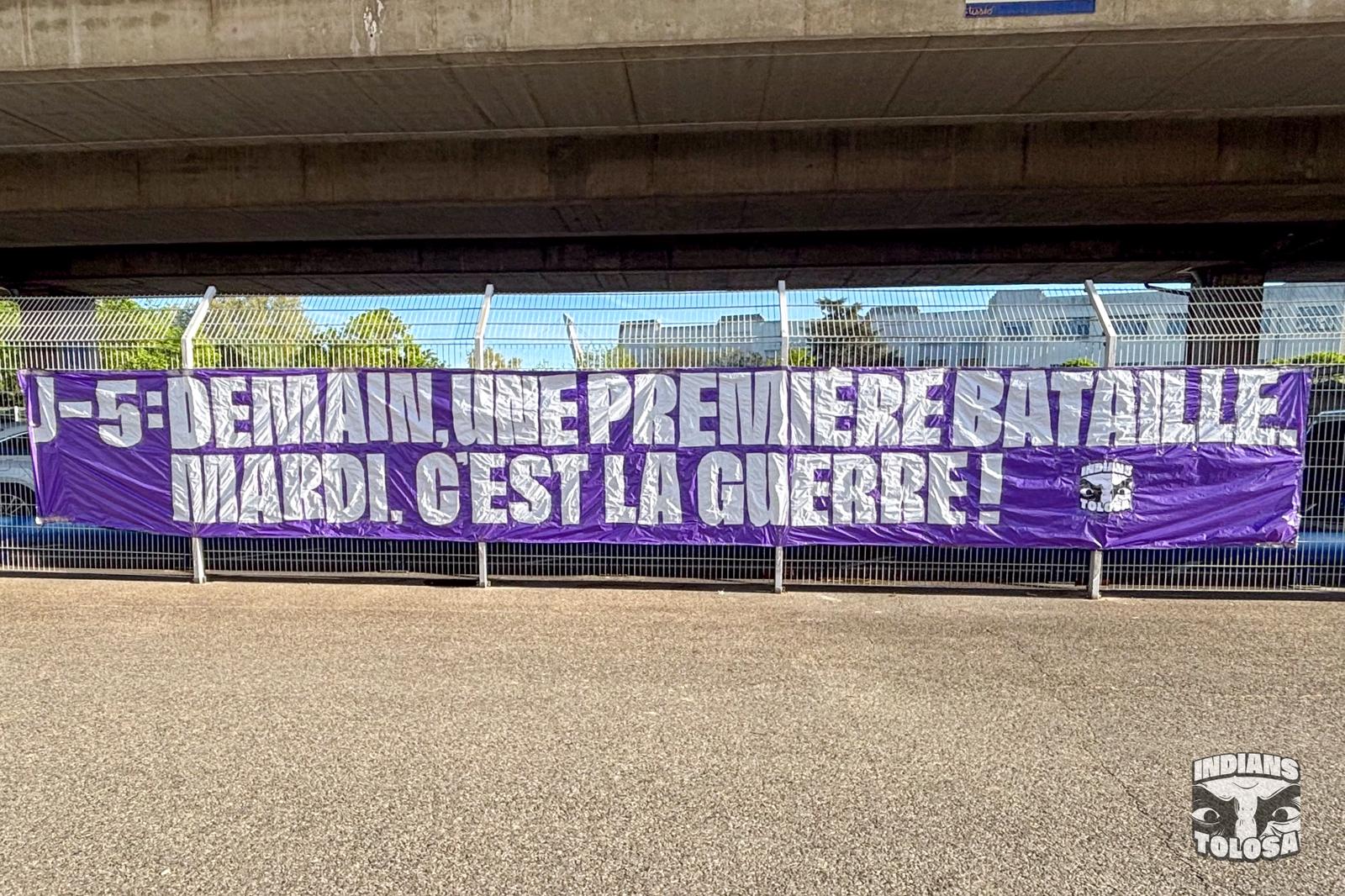 « J-5 : mardi, c'est la guerre » : les Indians s'affichent partout dans la ville avant RC Lens - TFC