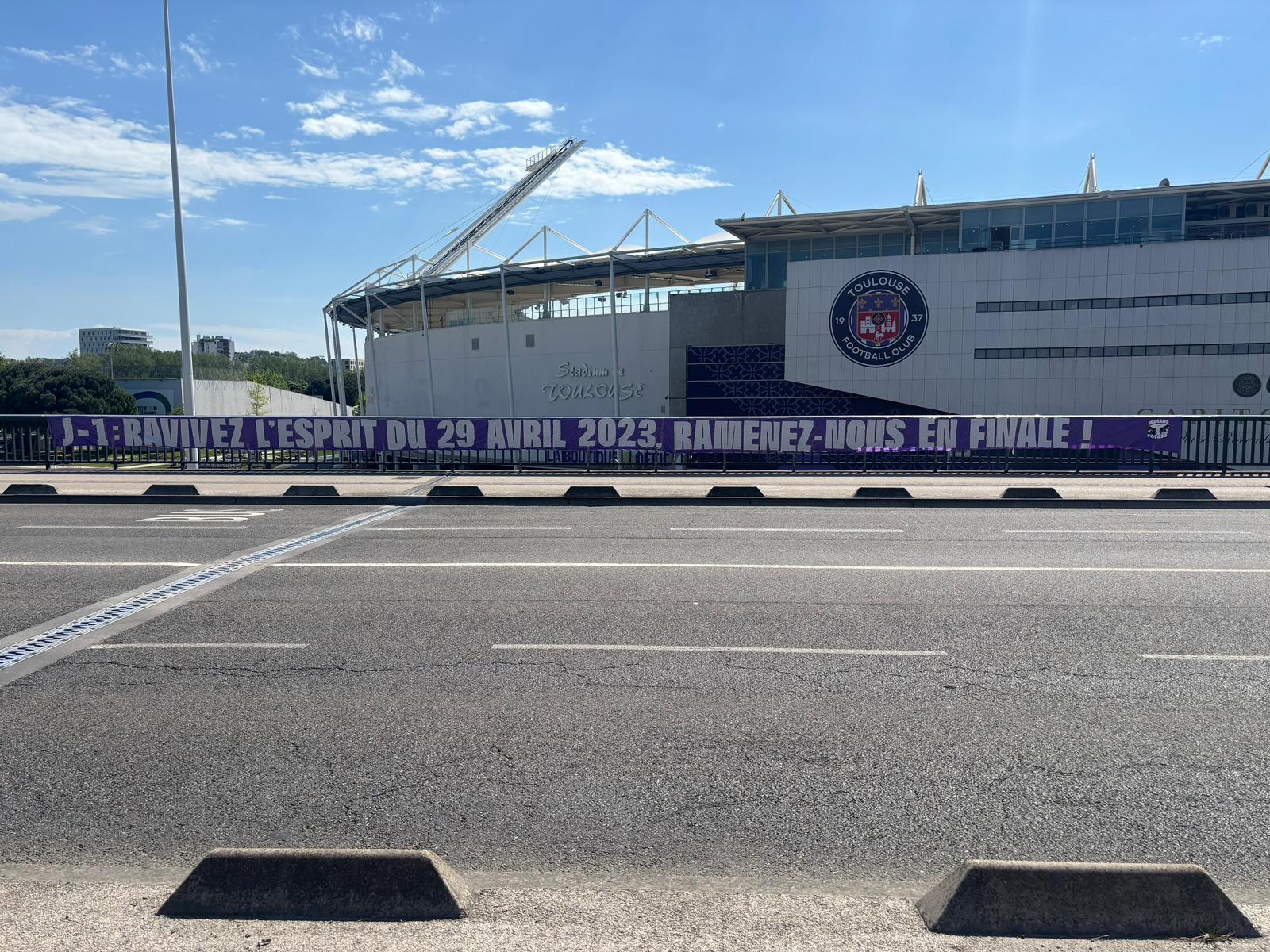 « J-1, ramenez-nous en finale » : les message des Indians avant RC Lens - TFC