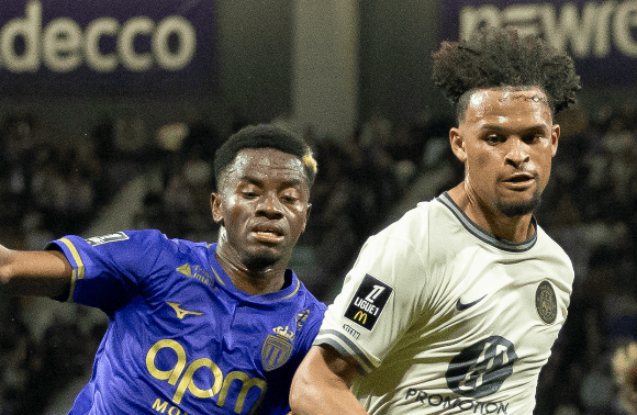 Mercato : Jacen Russell-Rowe raconte les coulisses de son transfert au TFC