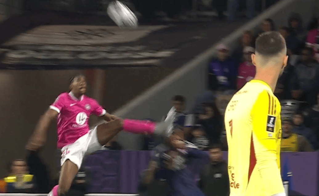 TFC - OL : carton rouge oublié pour Methalie face à Endrick ? L’analyse arbitrale
