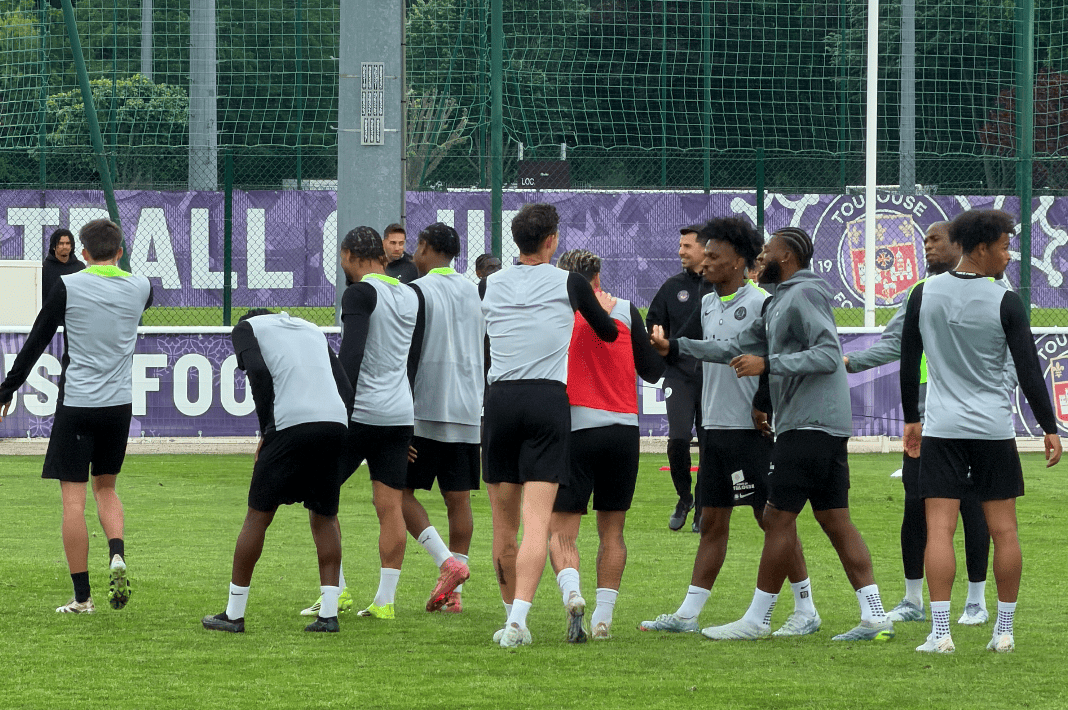 J-5 avant la reprise du TFC : un effectif XXL attend Jens Berthel Askou