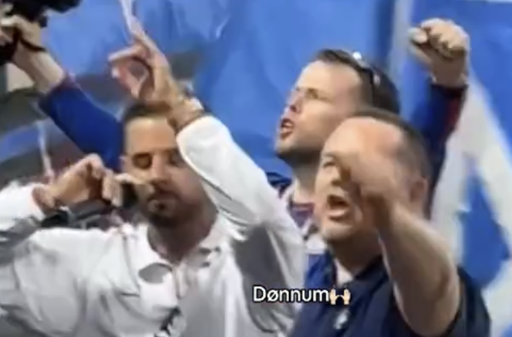 EN VIDÉO - Aron Donnum devient capo dans le virage de son club formateur