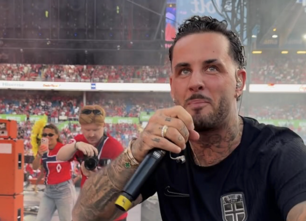 Norvège - Brésil : Aron Donnum fait le show devant 25 000 supporters