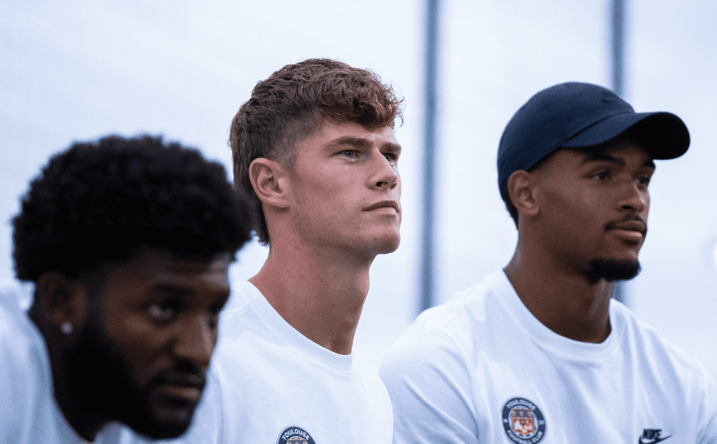 « Tu vas me manquer, mais on se reverra » : les joueurs du TFC tristes du départ de Cresswell