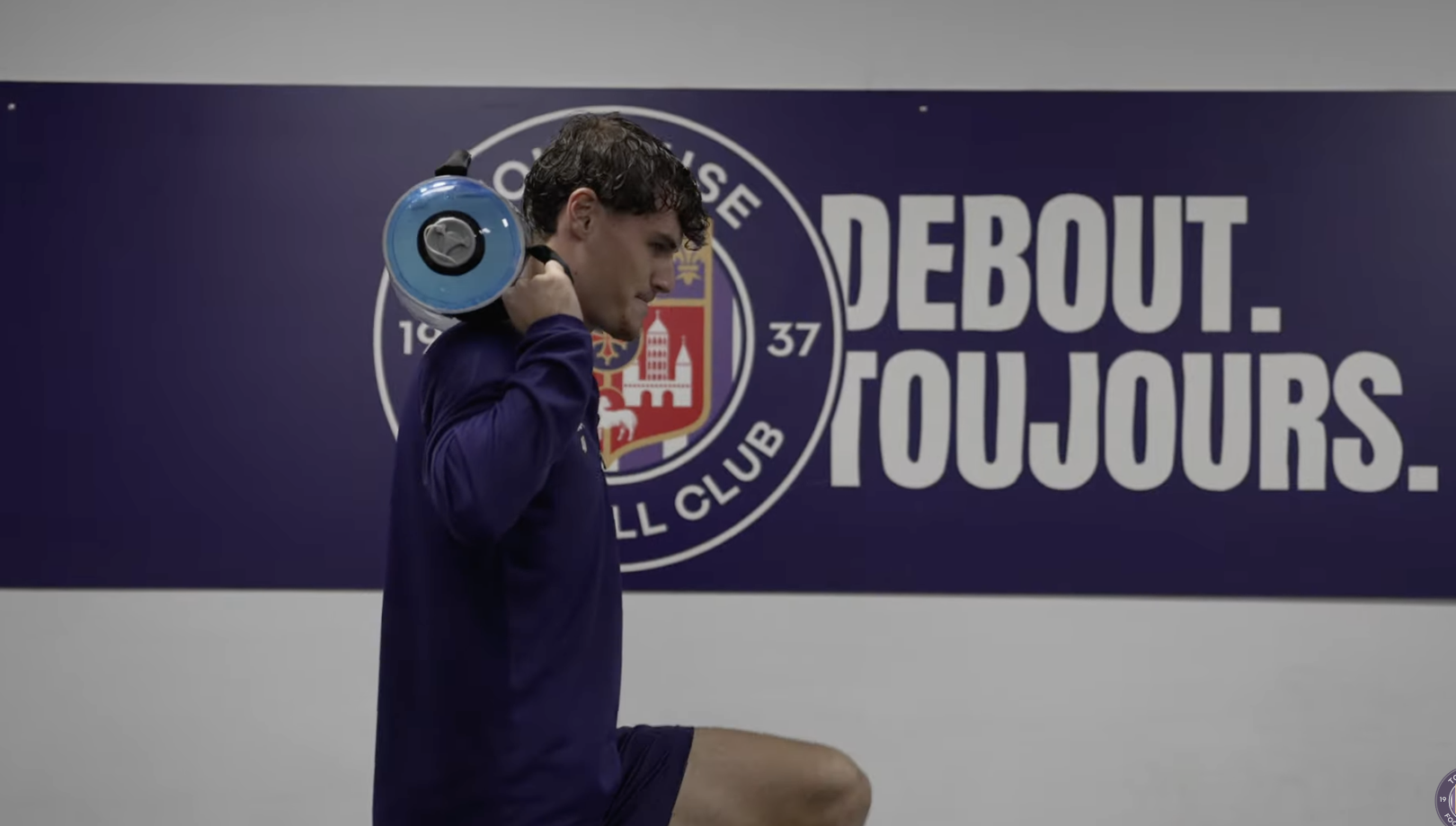 VIDÉO - Découvrez “VIOLETS”, la nouvelle série du TFC sur son centre de formation