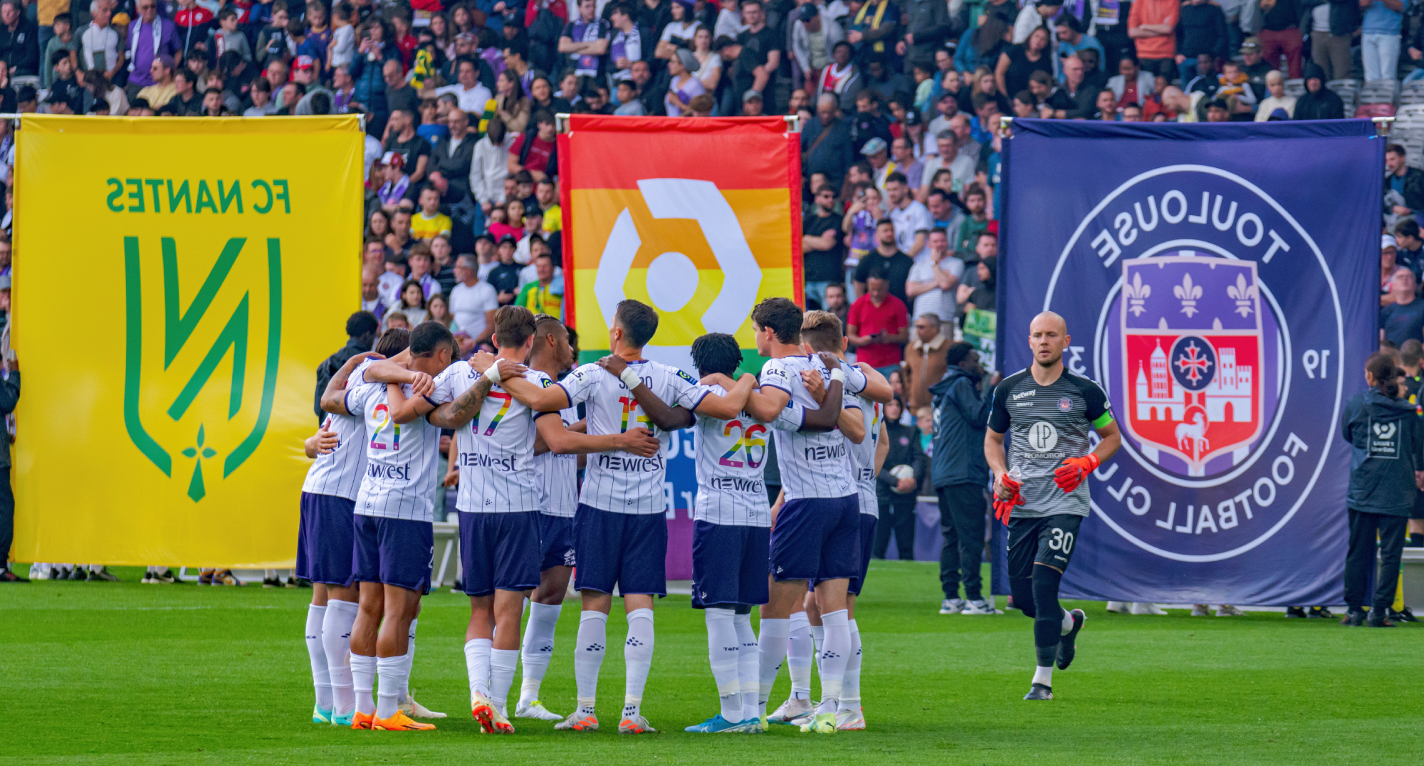 La LFP abandonne les symboles arc-en-ciel sur les maillots de Ligue 1
