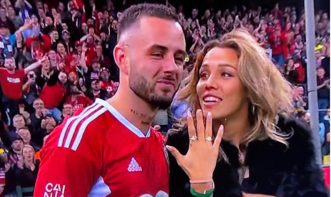 Insolite : la fiancée d'Aron Donnum a aussi marqué cette semaine… contre Liverpool
