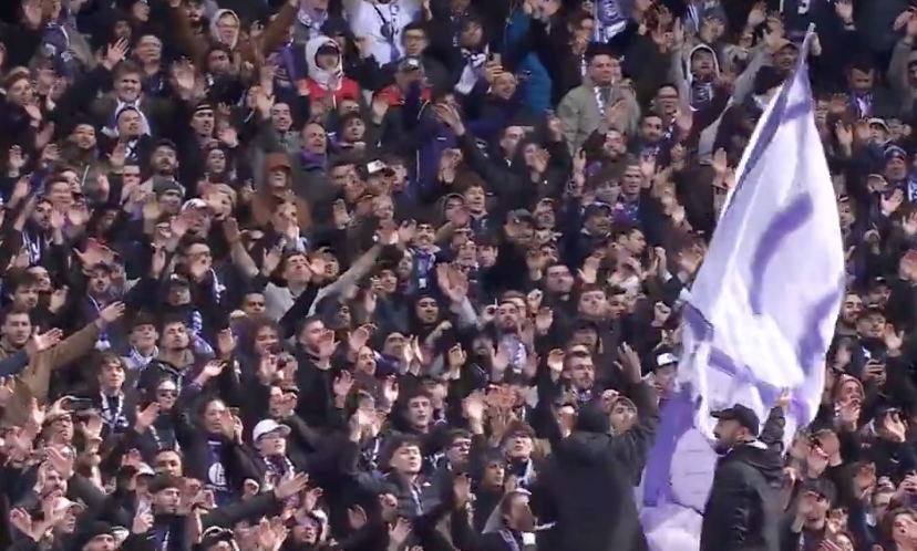 VIDÉOS - Kévin Keben monte en virage Brice Taton pour fêter la victoire