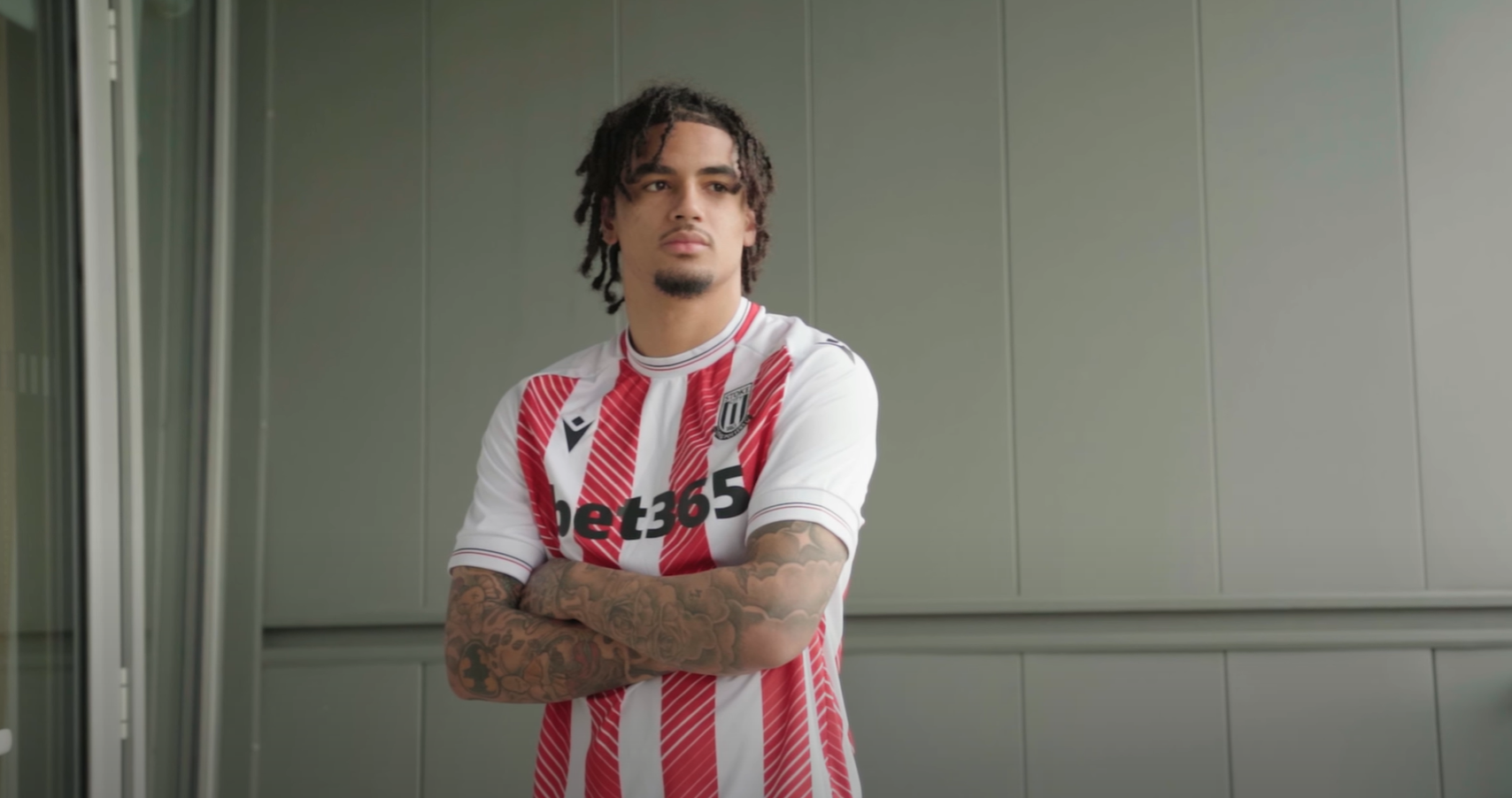 Mercato : Ki-Jana Hoever en route vers l'AJ Auxerre ?