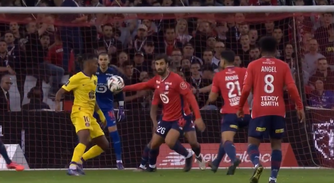 Toulouse a-t-il été victime d'une erreur d'arbitrage contre le LOSC ? Notre analyse !