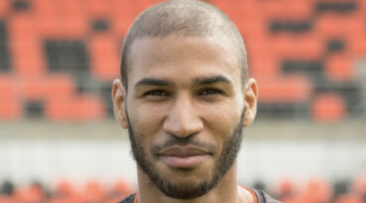 Adeoti (Stade Lavallois) : “Je l'avoue, je rêvais de jouer avec le maillot de Toulouse”