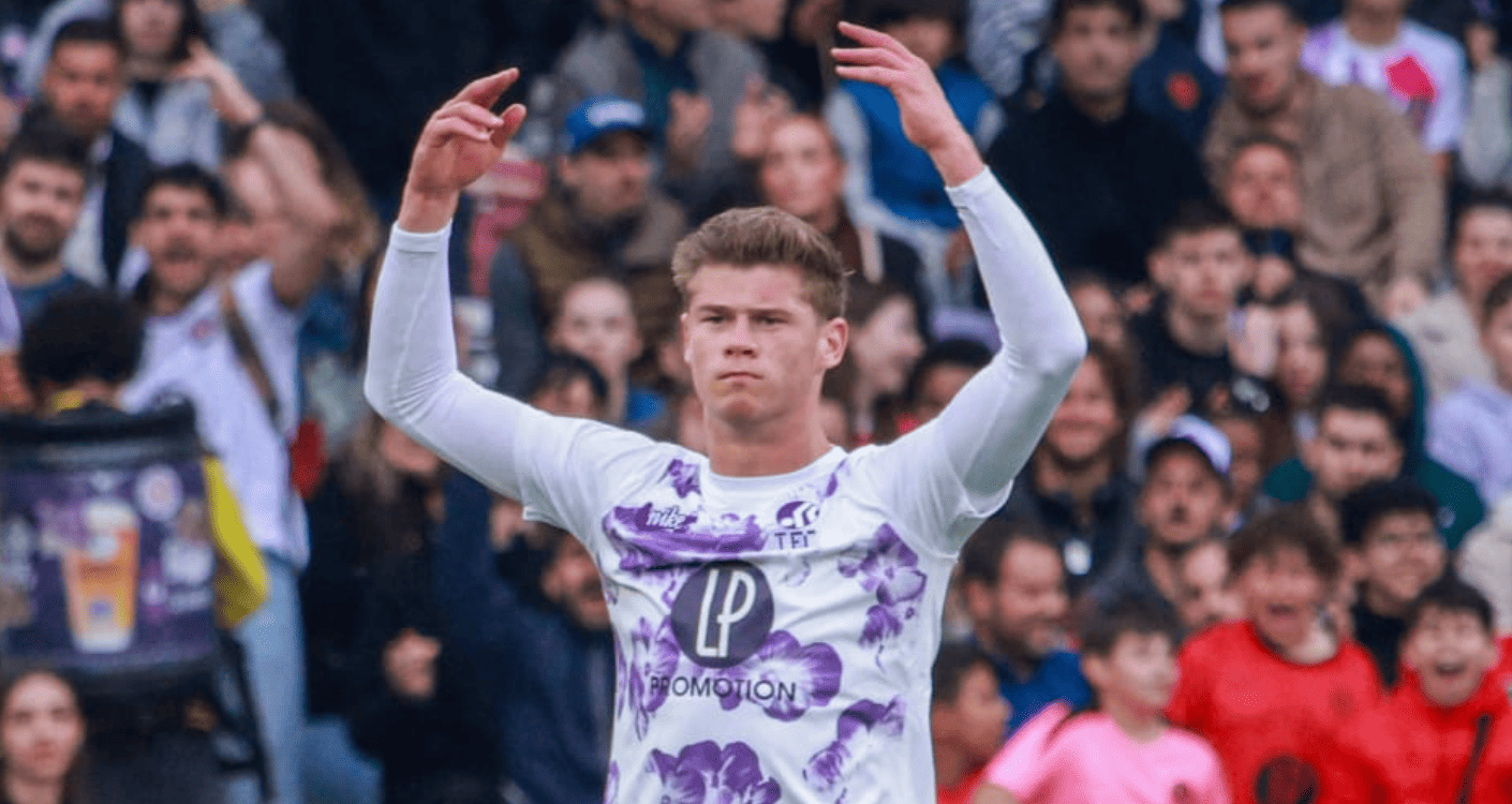 Cresswell parmi les espoirs anglais les plus prometteurs avec Quansah (Liverpool)