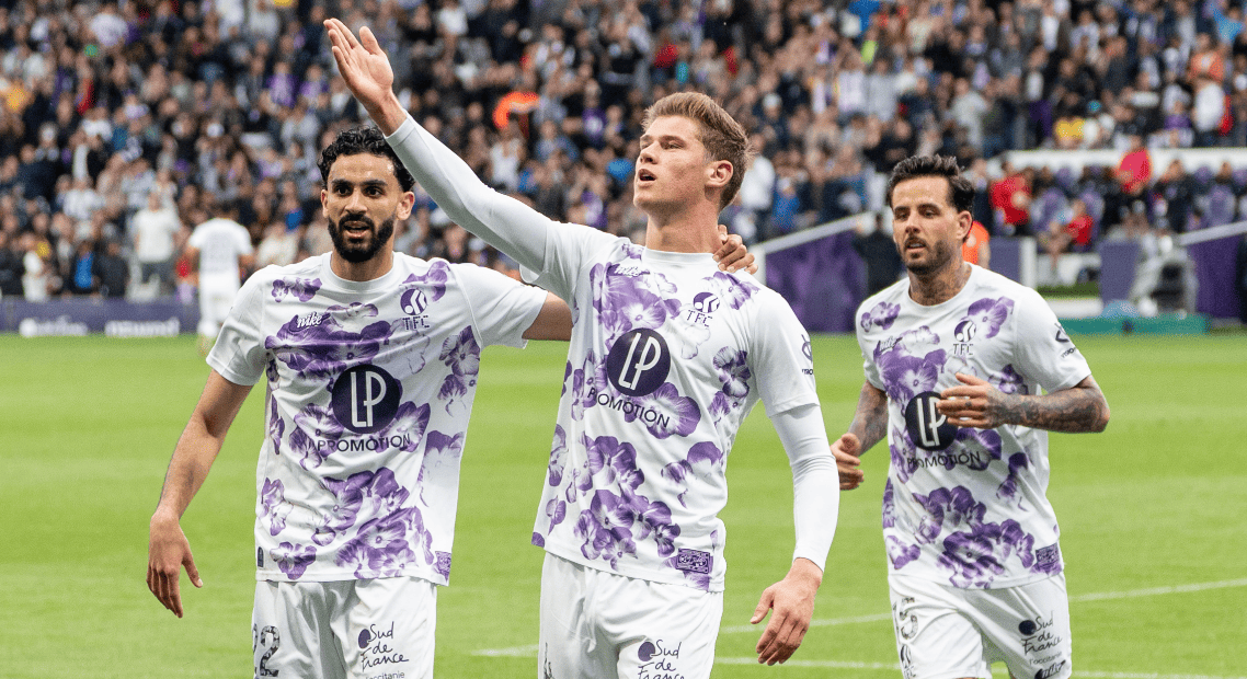 Buteurs : Charlie Cresswell parmi les défenseurs les plus décisifs du championnat