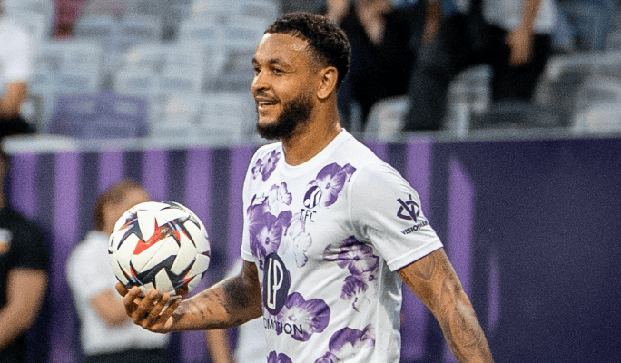 Le TFC annonce le départ de Joshua King : son message d'adieu au vestiaire