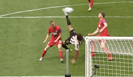 EN VIDÉO – Le bijou acrobatique de Janis Antiste en Bundesliga 2